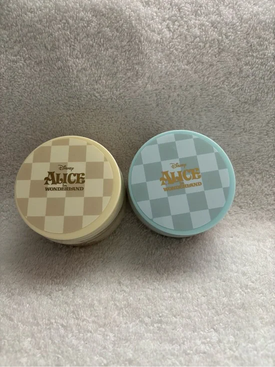 2 new sealed Alice in wonderland body scrubs