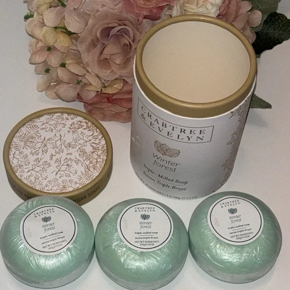 Crabtree & Evelyn Winter Forest Triple Milled Soap set
