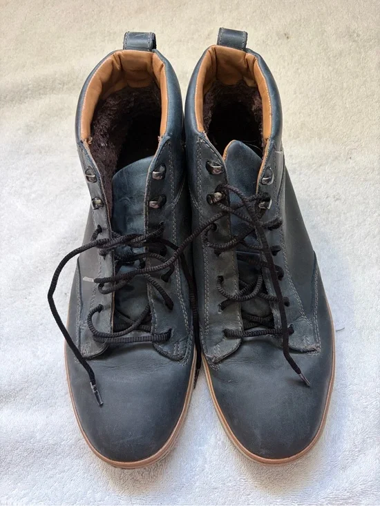 Clark’s Men's Gray Leather Lace-Up Casual Boots