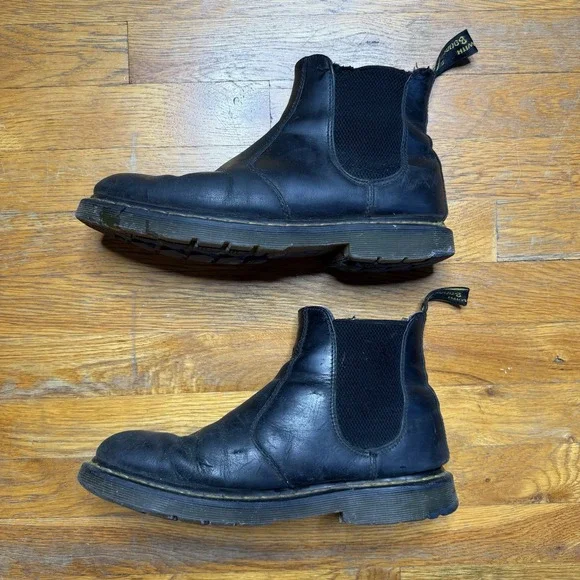 Dr. Martens Mens Size 10 Pull On Chelsea Boots Wintergrip Black Leather 24040