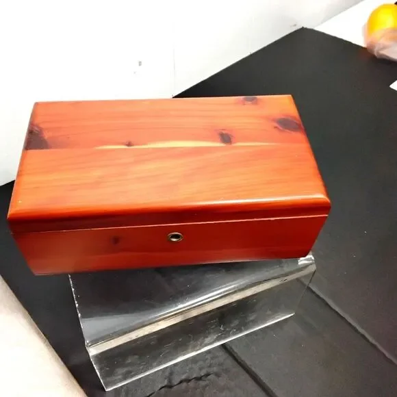 Small Lane Cedar Box  8.5 X 5  Sample box