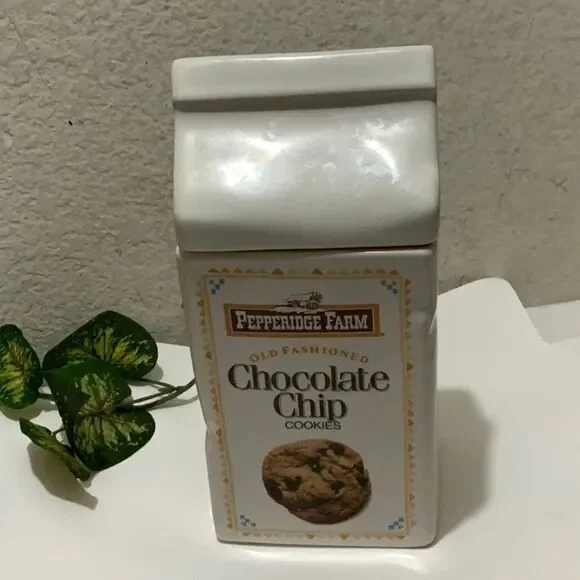 Vintage Pepperidge Farm Chocolate Chip Ginger man Ceramic Cookie Jar Canister