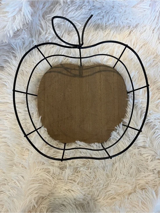 Bullseye’s Playground Apple Shaped Basket 2022