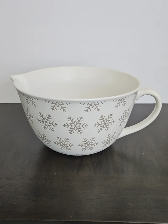 Crate & Barrel Batter White Snowflake Mixing Bowl with Pour Spout