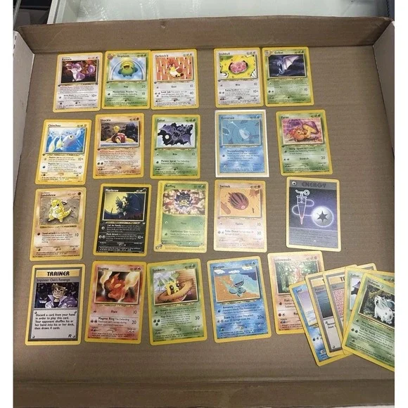 25 Vintage pokemon card collection LP-DMG Shadowless and first editions see pics