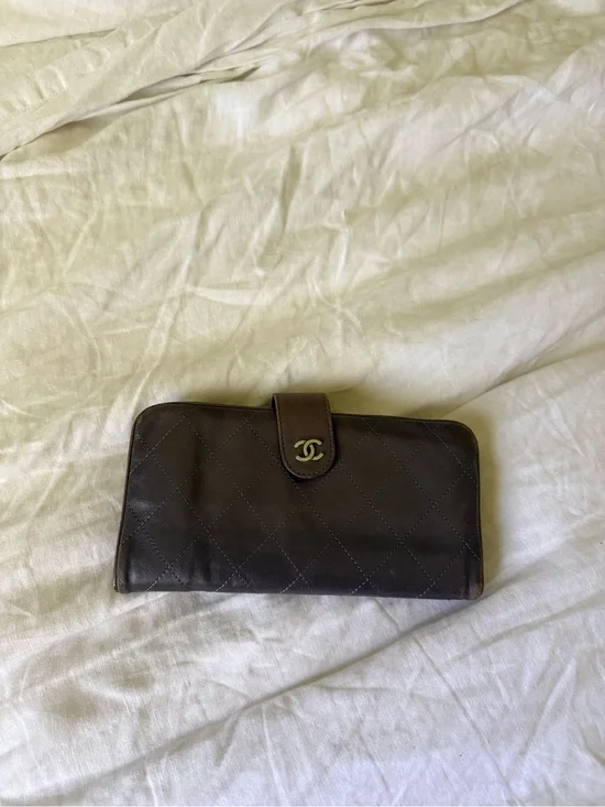 Chanel Quilted Leather Long Wallet - Greyish brown