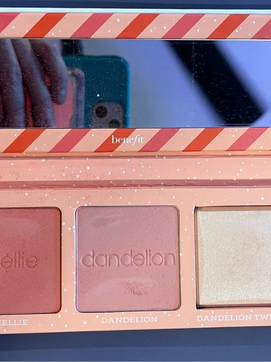 Benefit Cheek Party Package Coral Pink Holiday Blush Palette