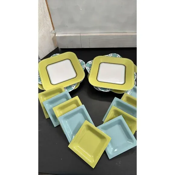 18 Melamine Plates 8 Salad Plates 10 Appetizer Plates Blue White Green