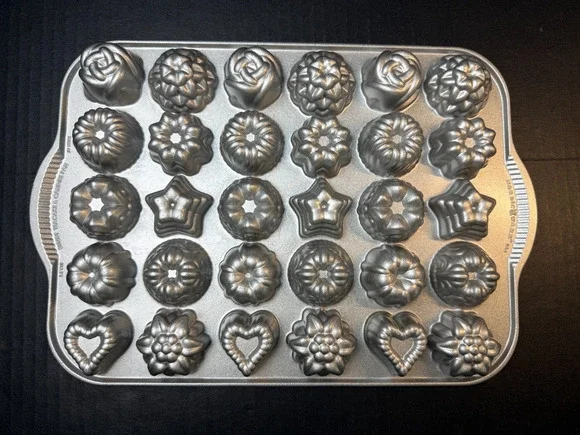 Nordicware Bundt Tea Cakes and Candies Pan Makes 30 Candies or Cakes