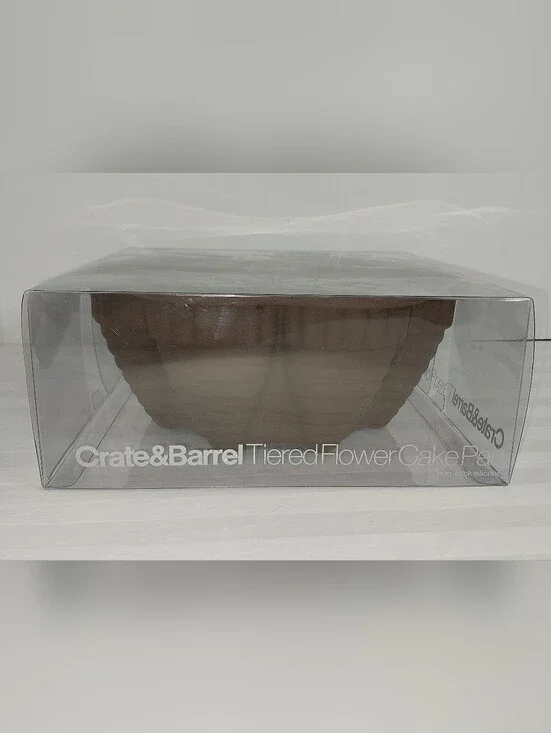 NIP Crate and Barrel Brown non-stick silicone tiered flower cake pan