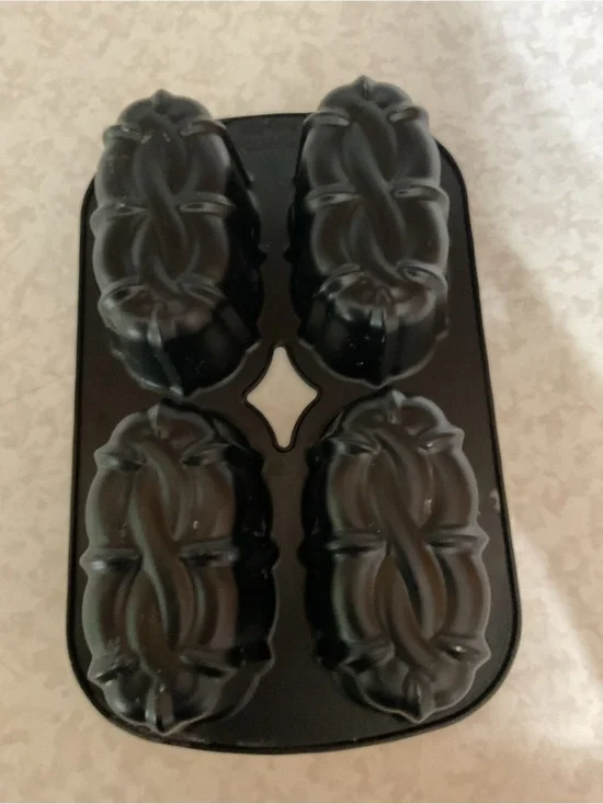 Nordic Ware Black Cast Aluminum 4-Cavity Loaf Pan Celtic knot design