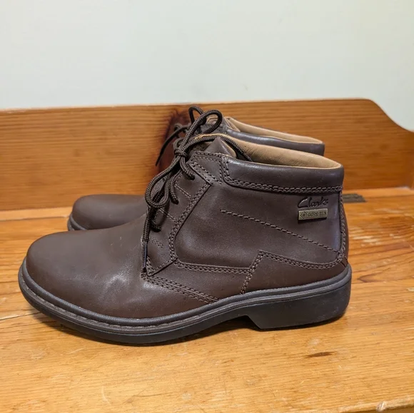 Clarks Gore-Tex Brown Leather Chukka Boots Men’s 7.5 Waterproof Comfort