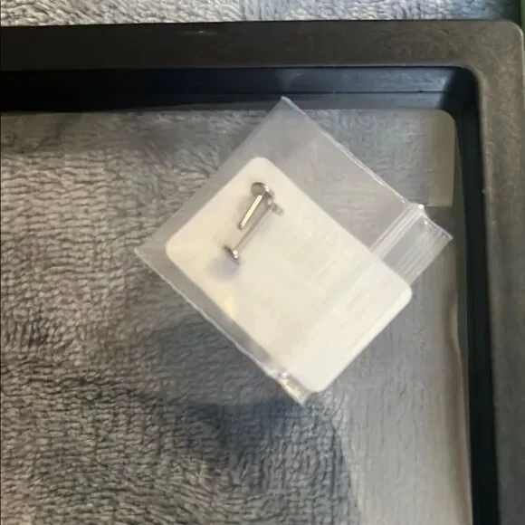 Sophisticated Silver 16G Stud