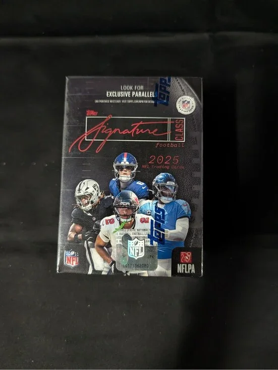 Topps Signature Football 2025 NFL Trading Cards Box