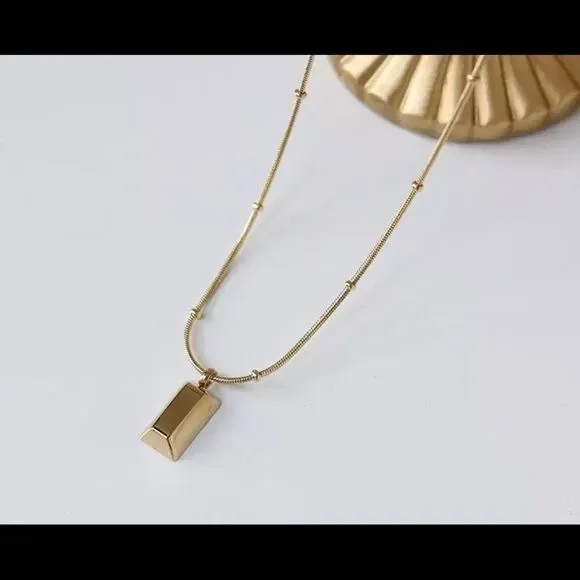 ‎MINIMALIST SS GOLD BRICK PENDANT