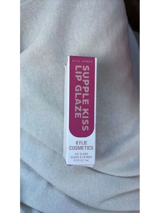 Lover Girl Supple Kiss Lip Glaze - LOVER GIRL Kylie Cosmetics