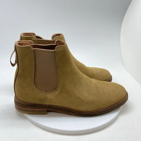 Clarks Clarkdale Gobi Chelsea Ankle Boot Mens 8.5 M 21621 Brown Suede Crepe Sole