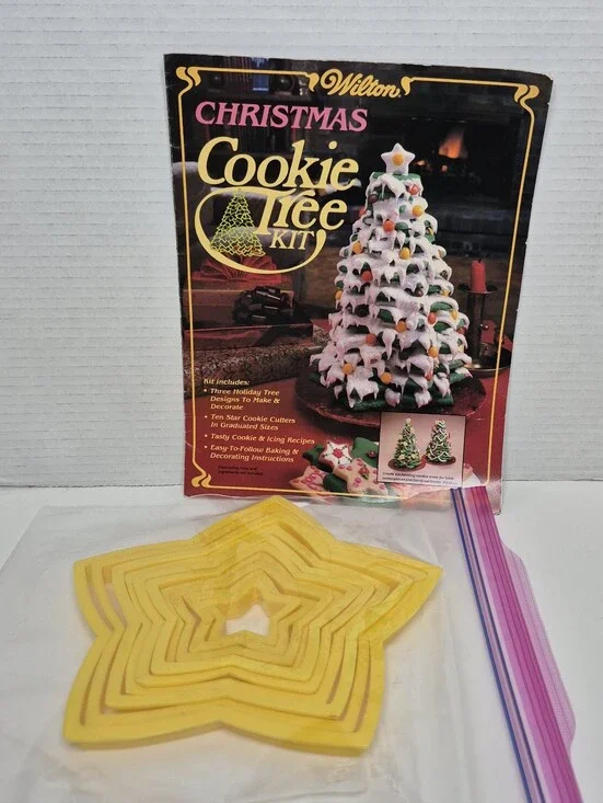 Christmas Cookie Tree Cutters Set Vintage 1982 Excellent