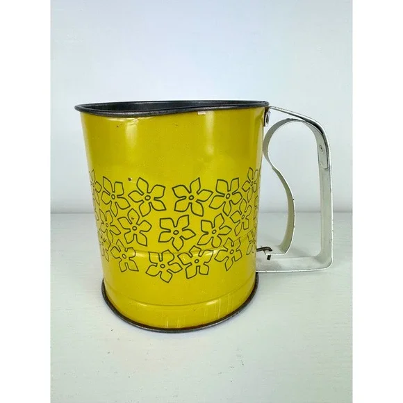 Vintage Androck Yellow Daisy Flour Sifter Retro Farmhouse Kitchen Decor USA Boho