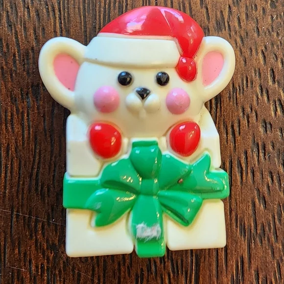 VINTAGE Avon Christmas Mouse Pin