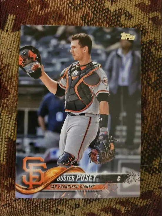 Buster Posey - RARE catchers gear - 2018 Topps  #250 - RAW Mint