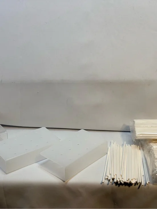 Cake Pop Supplies. Pop sticks, twist ties, display stands