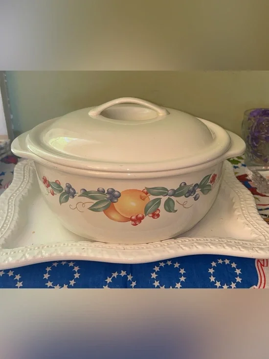 Corelle Coordinates Abundance Pattern Stoneware 2.5 quart Casserole Dish w/ Lid