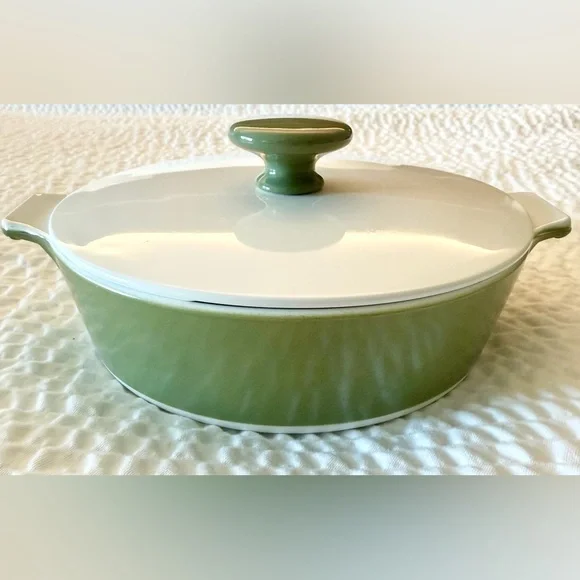 Vintage Corning Ware Avocado Green P-701-B 1 Qt Casserole Dish w/ Lid Round MCM
