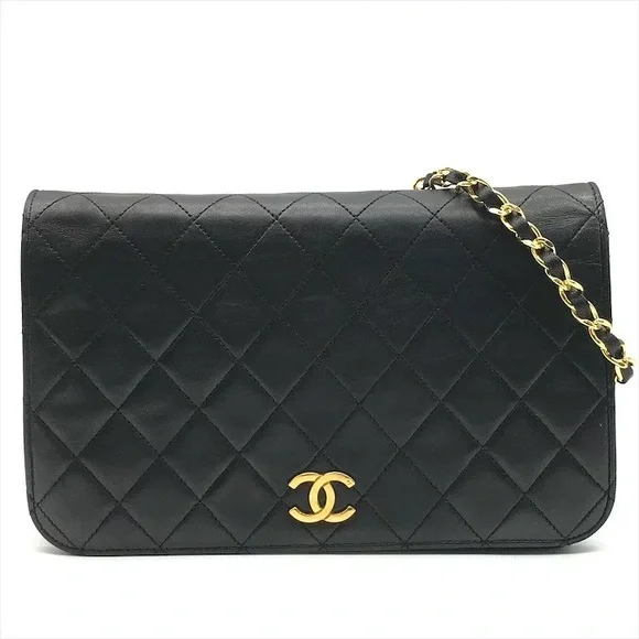 Authentic CHANEL classic single flap lambskin quilted shoulder bag