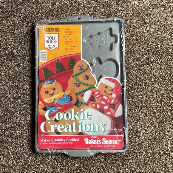 Nestle Toll House Creations Non-Stick Cookie Pan Snowman Tree NEW Baker's Secret