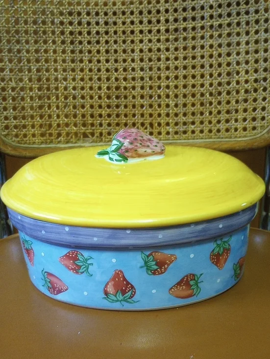 Fruit Punch Ceramic Colorful Strawberry Casserole Dish & Lid, Essex Collection