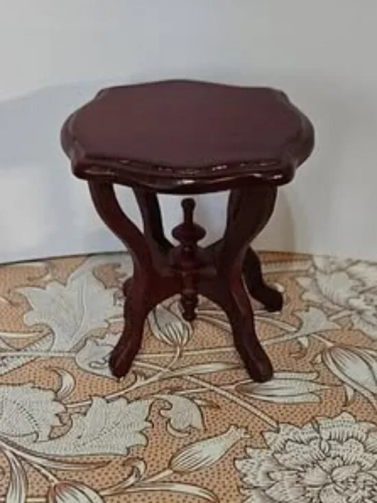 Bespaq Fantastic Merchandise Dollhouse Table 1:12 Scale