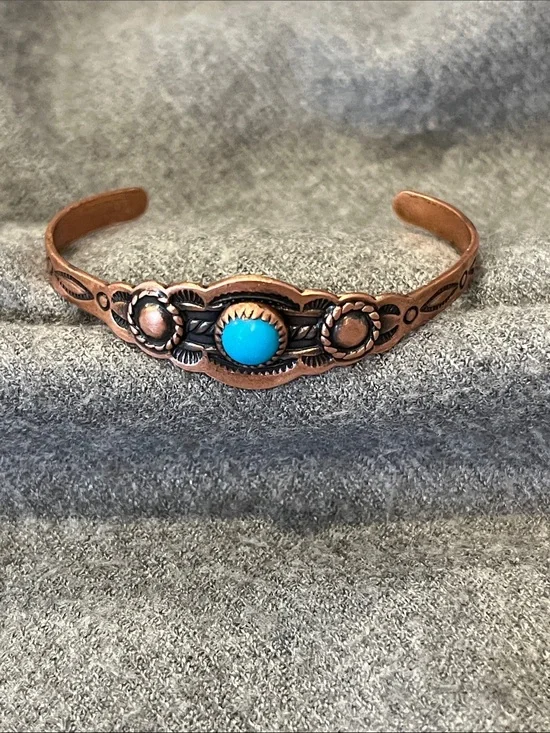 Child’s Vtg Copper Bracelet w/Turquoise Accent