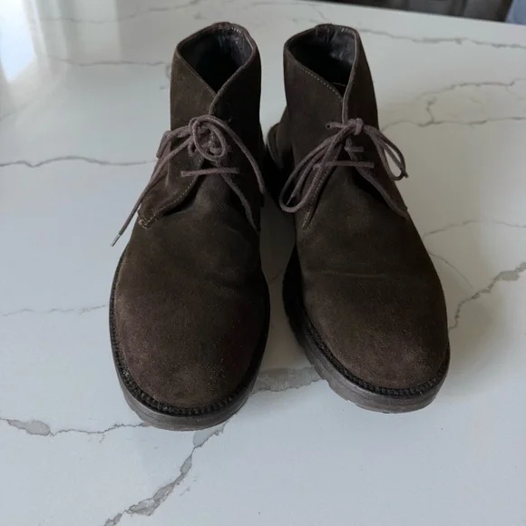 Banana Republic Brown Suede Chukka Boots