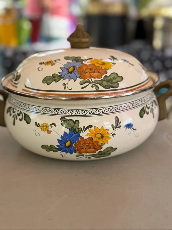 Vintage Asta Floral Pot