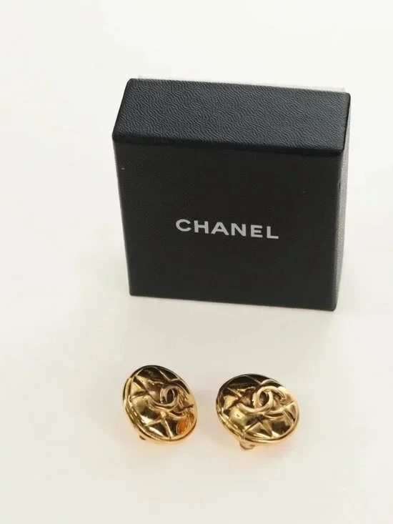 CHANEL COCO Mark Earring metal Gold Tone CC Auth 181301V