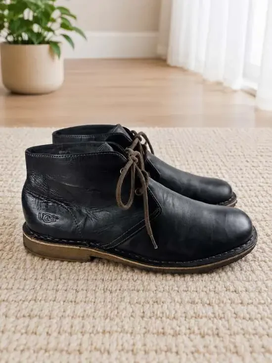 UGG Leighton Men’s Black Leather Chukka Boots Lace Up Comfort Shoes Size 8.5