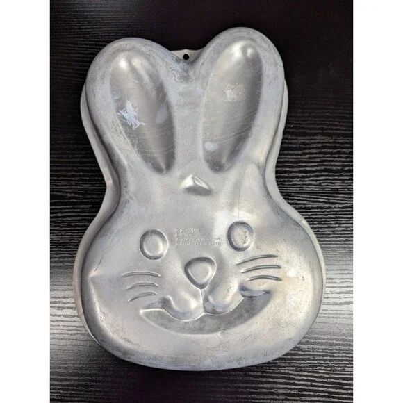 Wilton Bunny Rabbit Cake Pan Easter‎ Holiday 2105-2074 Baking