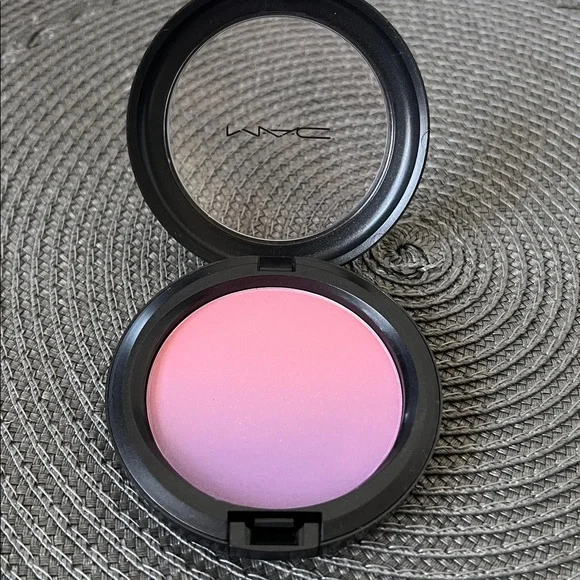 Limited Edition MAC Ombré Blush Azalea Blossom  Pink Purple