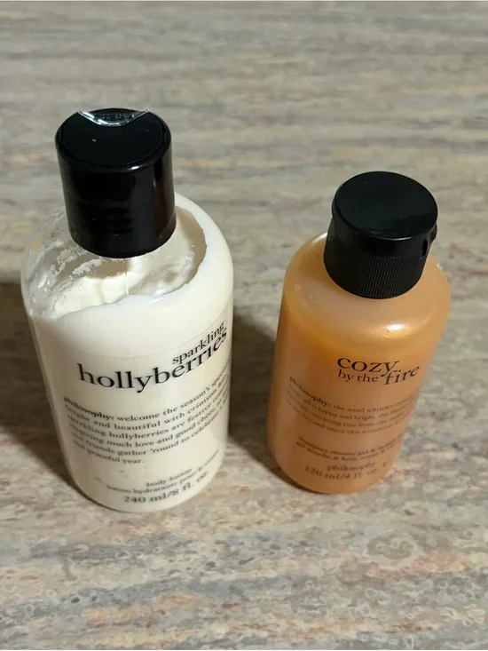 Philosophy Hollyberries Sparkling Body Lotion & Cozy by the Fire Bath Duo