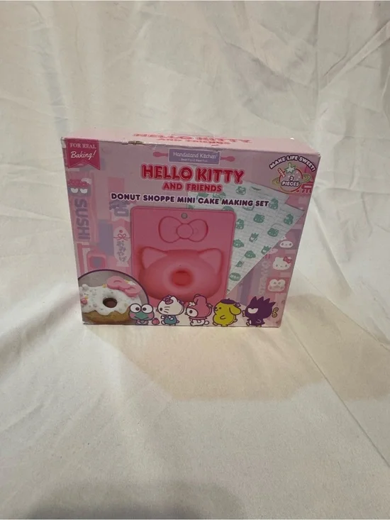 Hello Kitty Pink Donut Shoppe Cake Mold Set