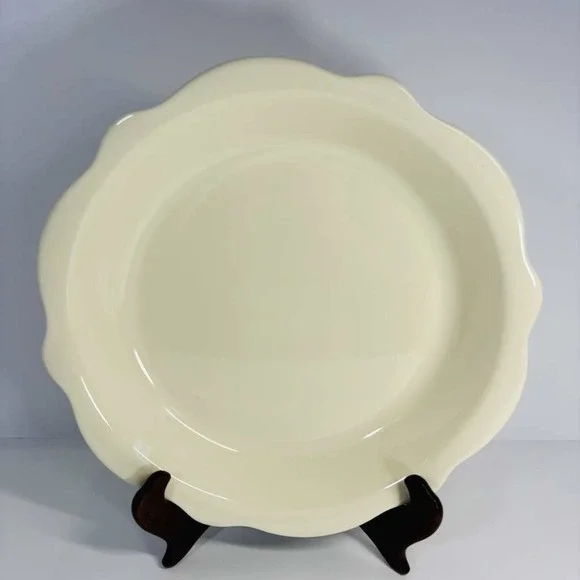 Gail Pittman HOSPITALITY BUTTER YELLOW Pie Dish 11