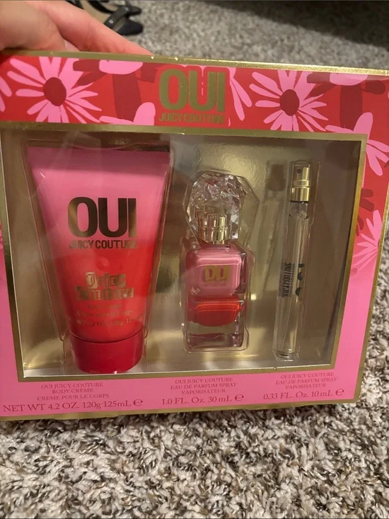Juicy Couture OUI  Gift Set