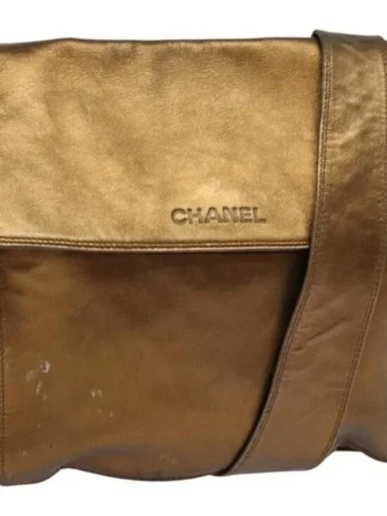 CHANEL Shoulder Bag Leather Brown Gold CC Auth bs24975