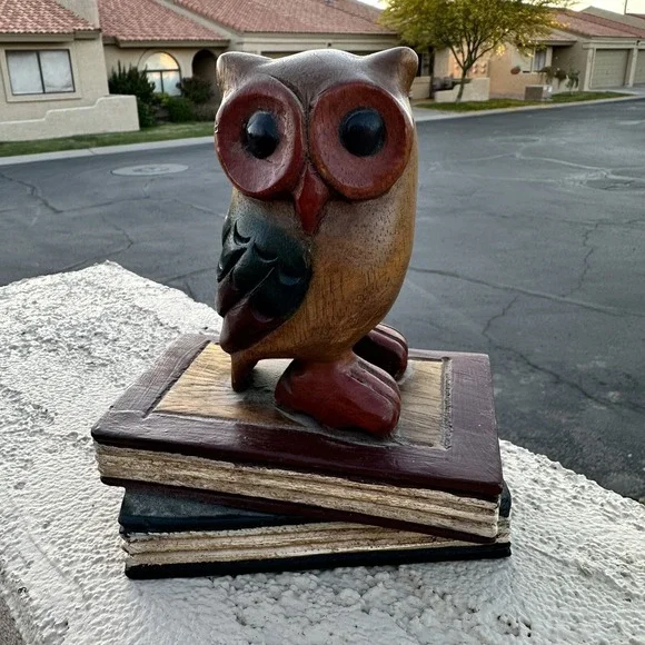 Hand Carved Wooden Owl On Books-Vintage- Made In Thailand -‎ Paperweight