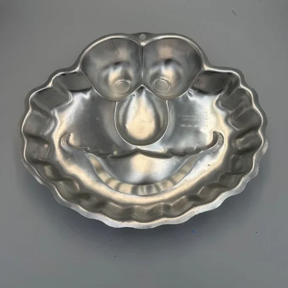 Wilton Elmo Sesame Street Aluminum Cake Pan 2105-3461 Vintage 2002 Mold