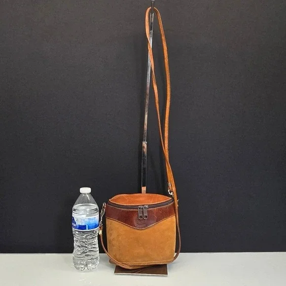 Vintage GH Bass Leather Crossbody Bucket Bag British Tan Canteen Field Heritage