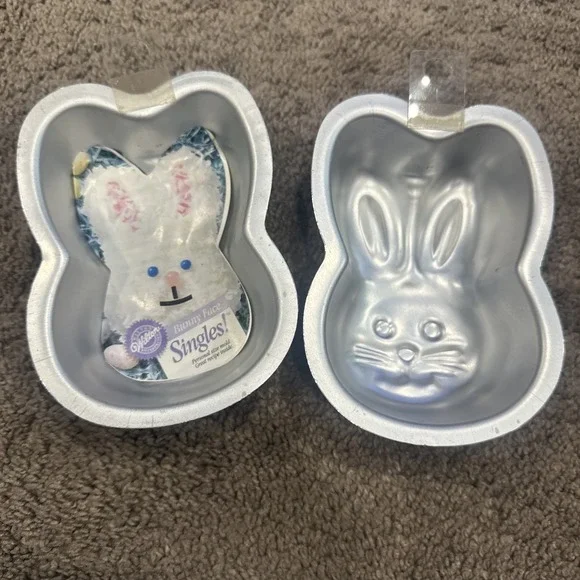 2 Winton Easter Bunny Individual Aluminum Mini Cake Pan Baking Jello Mold