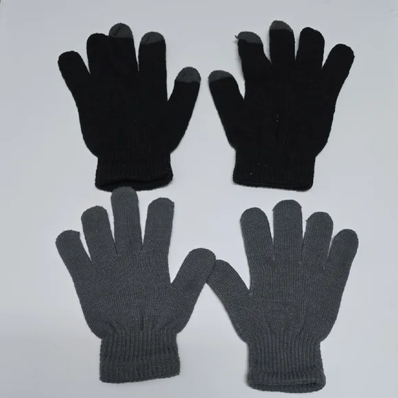 Black and Gray Knit Gloves Set