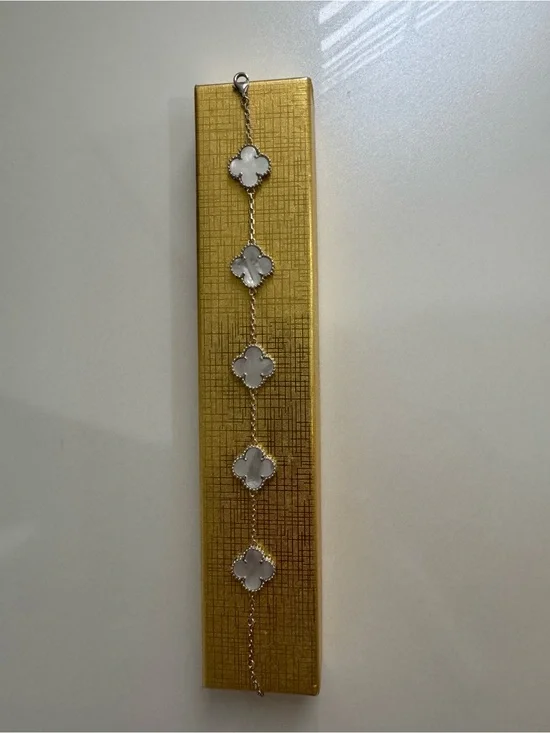 Clover Floral Alhambra Style Bracelet - Mother of pearl